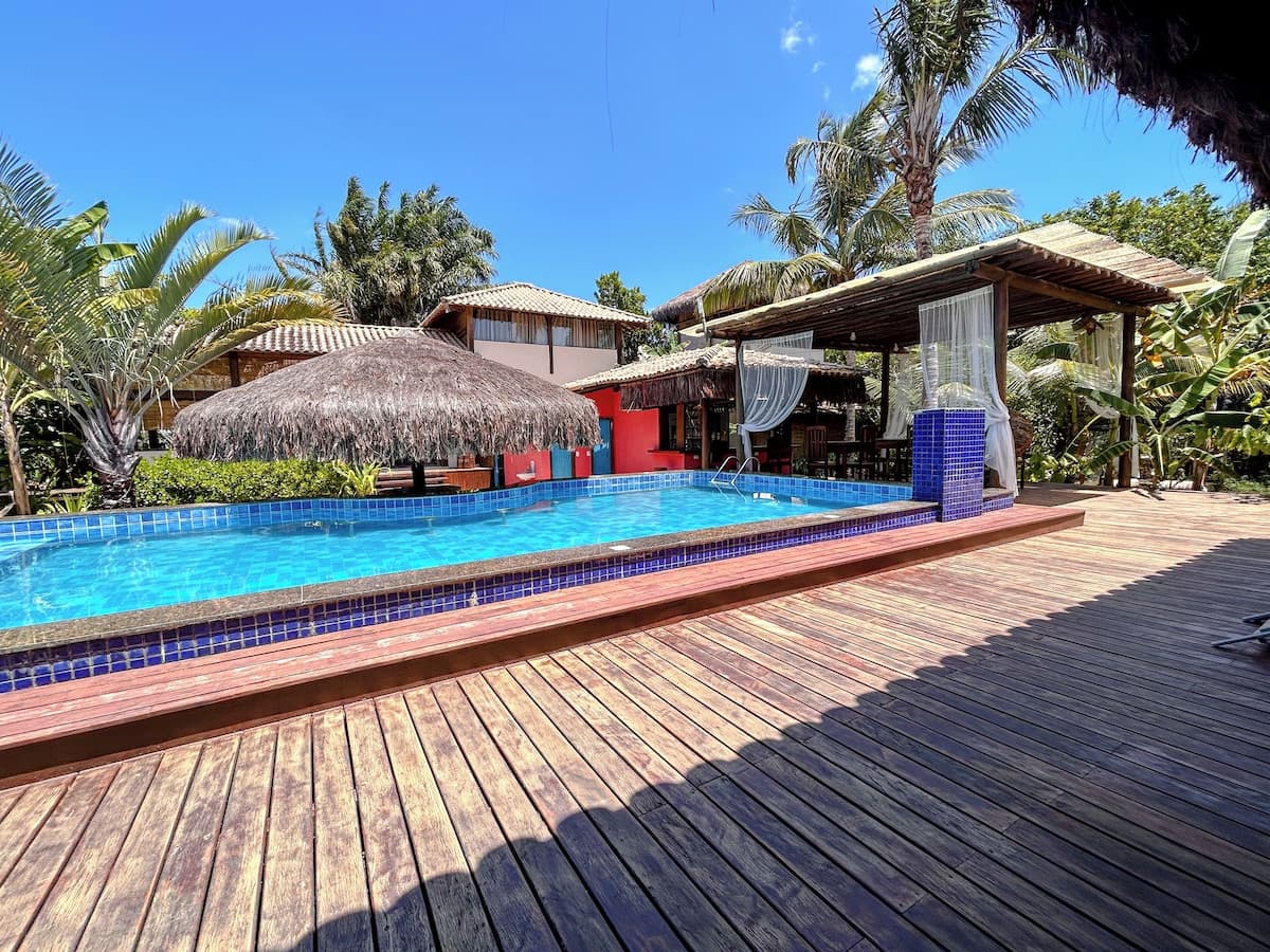 Viking Inn Privilege — piscina e bar